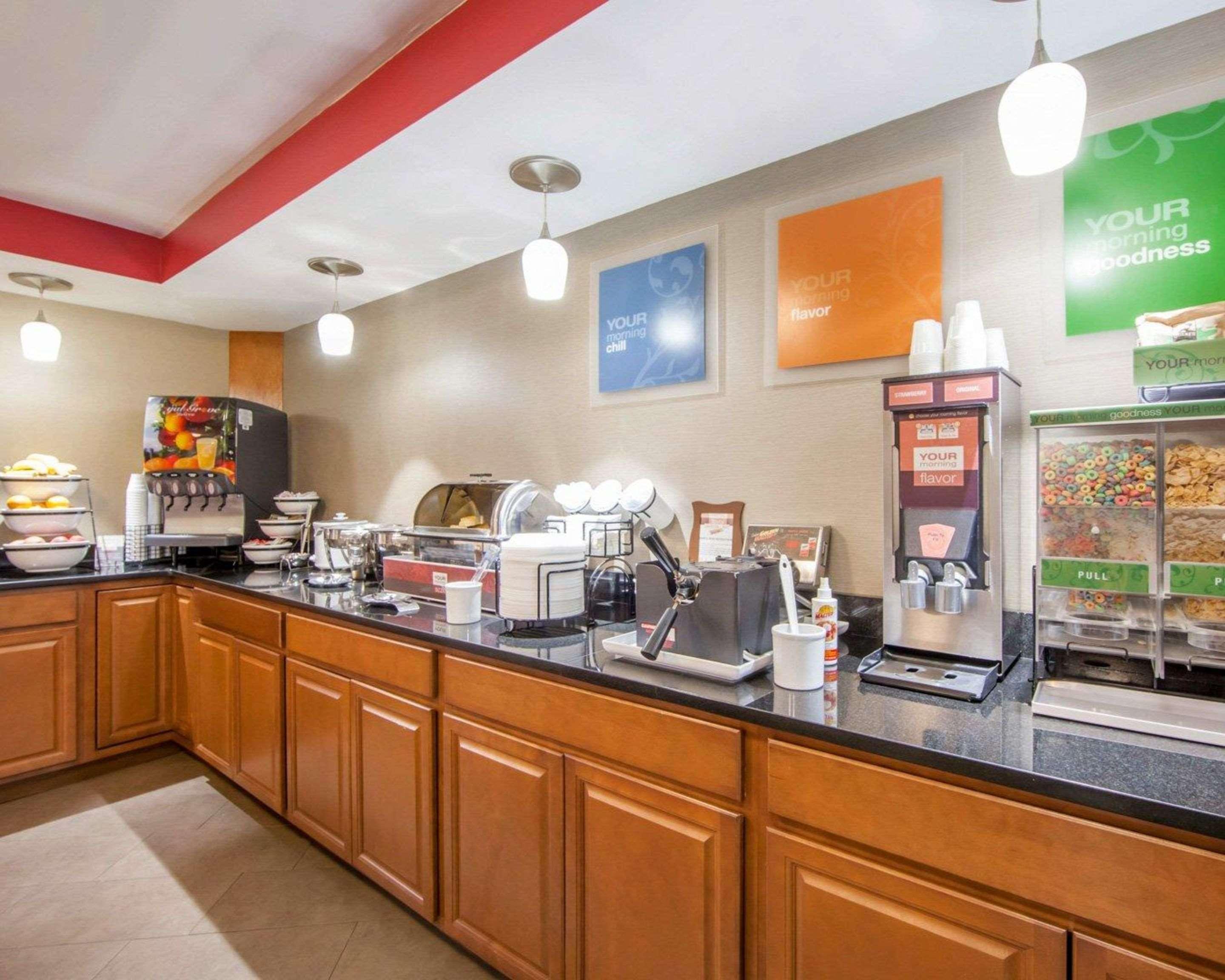 Comfort Inn At Royal Blue Pioneer Exterior foto